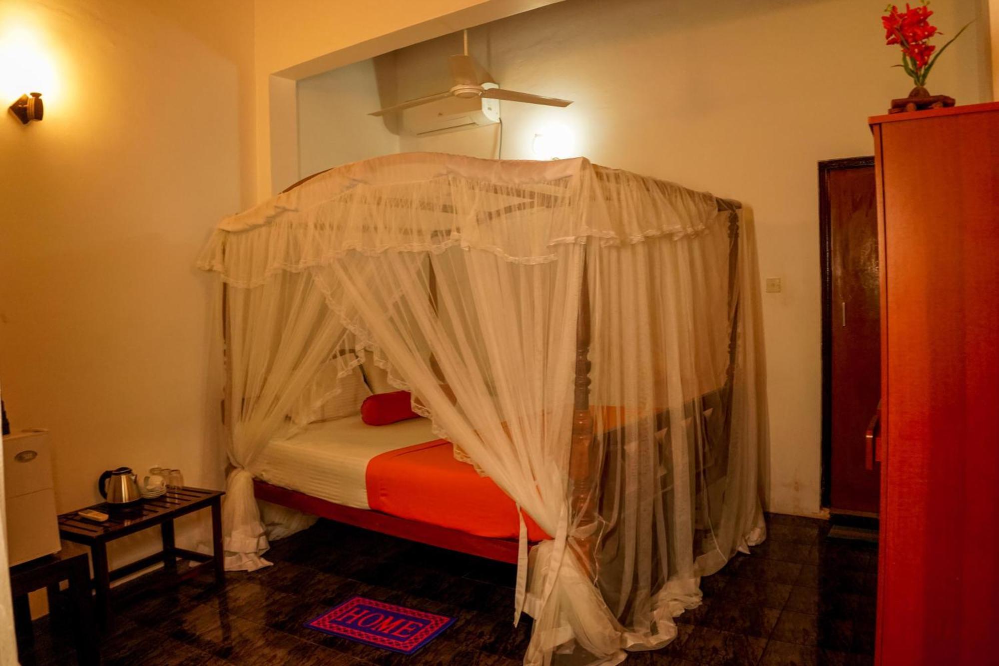 Peacock Beach Hotel Unawatuna Luaran gambar