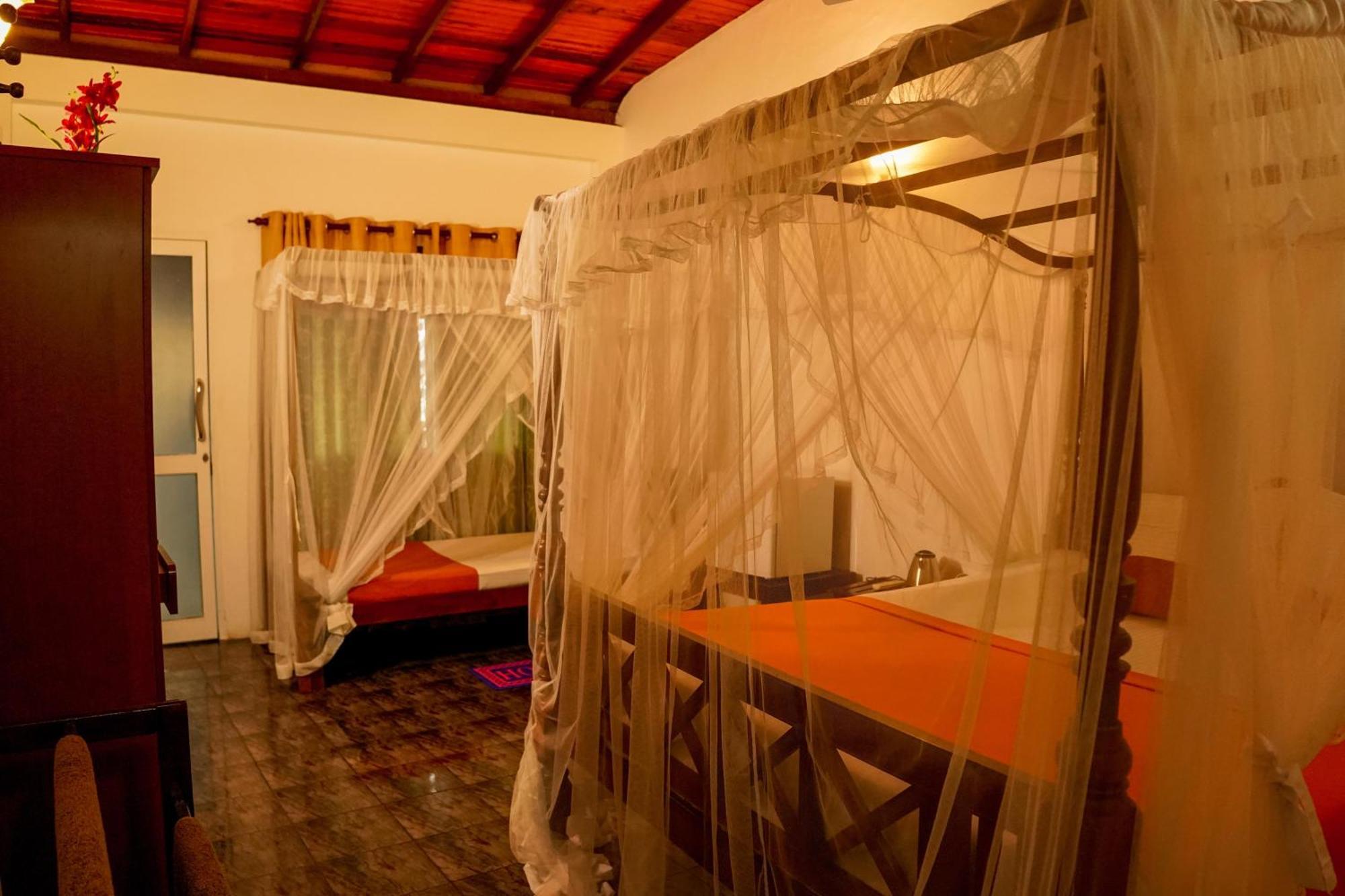 Peacock Beach Hotel Unawatuna Luaran gambar