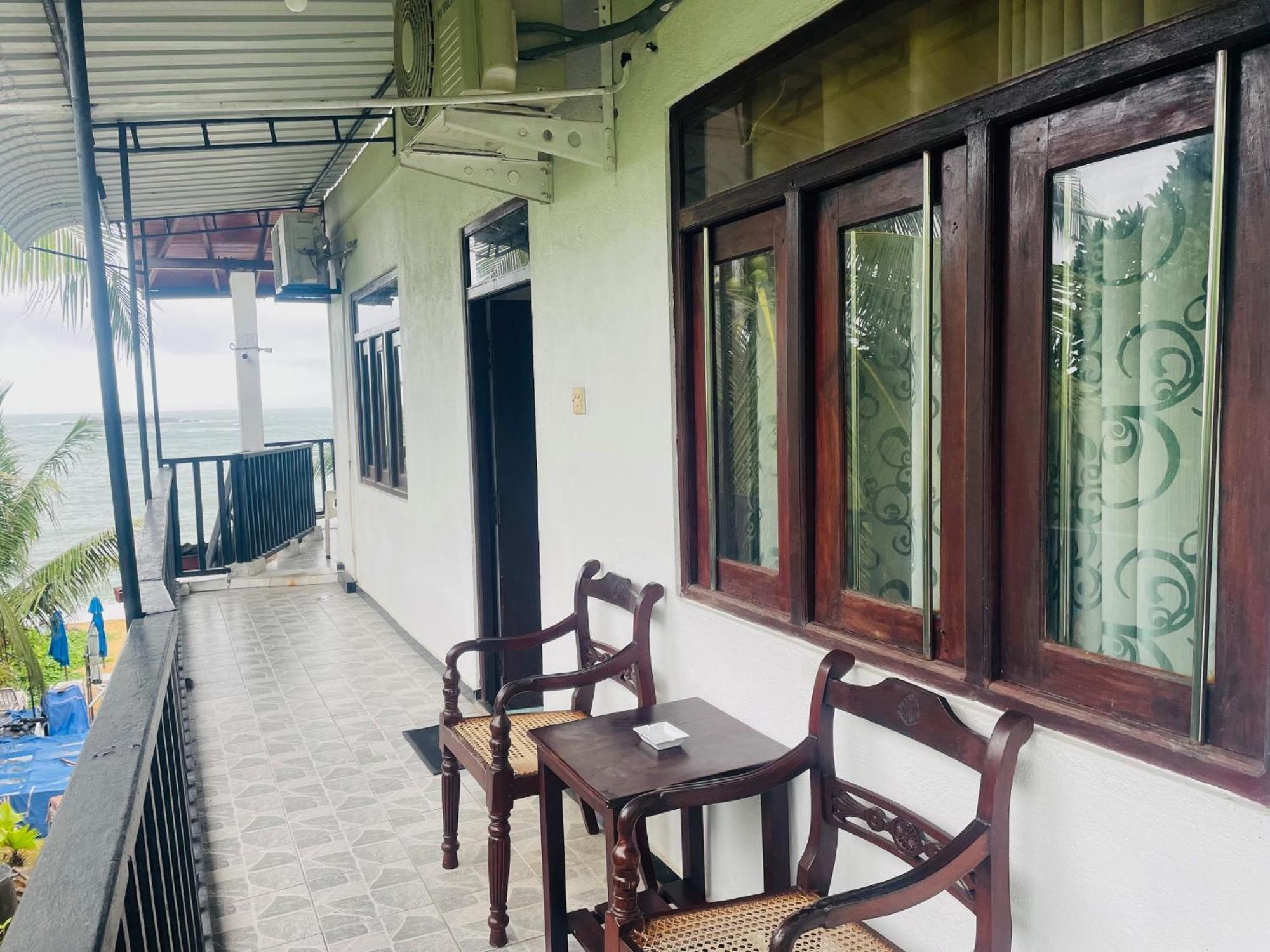 Peacock Beach Hotel Unawatuna Luaran gambar